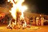 Holika Dahan 2021: આ વર્ષે હોળીમાં 6 વસ્તુ અર્પિત કરવાનું ન ભૂલશો, આર્થિક તંગી સહિતની આ સમસ્યાથી અચૂક મળશે મુક્તિ