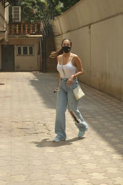 IN PICS | Malaika Arora Repeats Outfit Like A Boss, Slays In Ripped Jeans