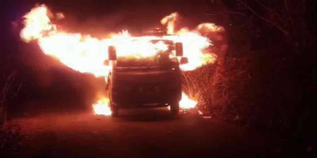 West Bengal Election 2021: fire in voting workers car in Bandwan area, driver statement recorded WB Election 2021: ধূমপানের জেরে  আগুন! বান্দোয়ানের ভোটকর্মীদের গাড়িতে অগ্নিকাণ্ডে চালকের বয়ানে অসঙ্গতি?