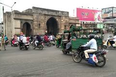 Ahmedabad Coronavirus : માસ્કના દંડ મુદ્દે ઘર્ષણ થતાં યુવતીએ પોલીસને મારી દીધા લાફા, જાતે જ પોતાના કપડા ઉતાર્યા
