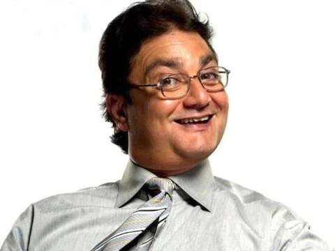 विनय पाठक यांनी अनेक सुपरहिट चित्रपट दिले आहेत. चित्रपटांसोबतच त्याने जगातील अनेक बड्या थिएटर ग्रुपसमवेत काम केले आहे. त्यांचे 'नथिंग लाइक लियर अँड मॅक्सिअम' सह अनेक नाटक सुपरहिट झालेत.