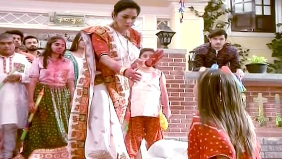 SBS Full: Anupamaa stuns Kavya on Holi