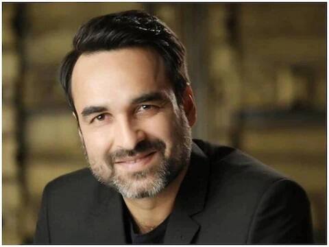 पंकज त्रिपाठी यांचही वेगळी ओळख करुन देण्याची गरज नाही. ऑनस्क्रीन अभिनय ते जितका चांगला वठवतात तितकाच ते थिएटरमध्ये अभिनय करतात.