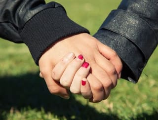 Navsari : 17 વર્ષીય છોકરાને 15 વર્ષની છોકરીને થઈ ગયો પ્રેમ, રાત્રે વાડીમાં માણ્યું શરીરસુખ ને પછી.....