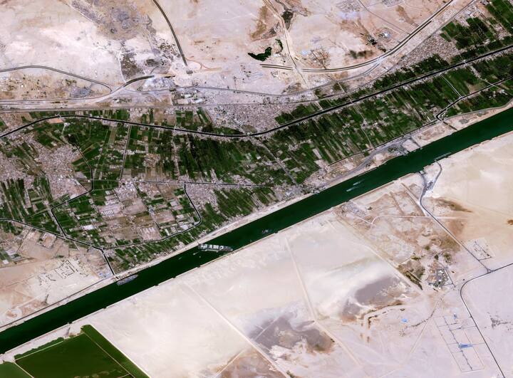 सर्व छायाचित्रं साभार : Pléiades high-resolution satellite https://www.intelligence-airbusds.com/en/8692-pleiades https://twitter.com/AirbusSpace https://twitter.com/AirbusSpace/status/1375078054884749318