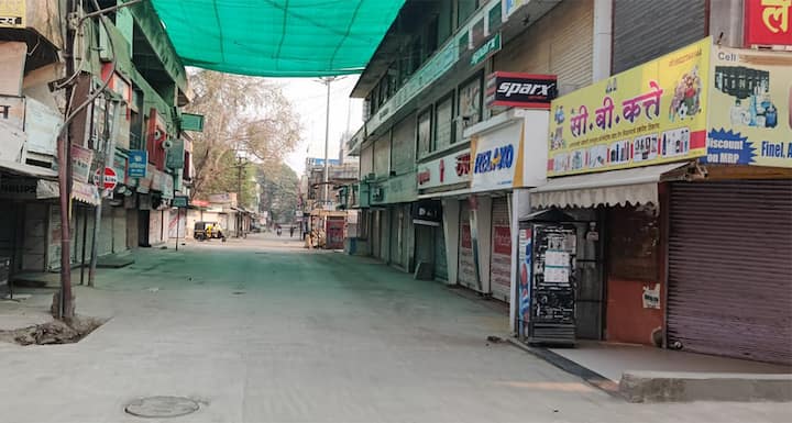 जिल्ह्यातील सर्व आठवडी आणि जनावर बाजार देखील बंद राहणार आहेत.