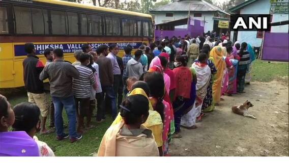 WB Election 2021 Voting: করোনা বিধি মেনেই বুথে বুথে শুরু প্রথম দফার ভোটগ্রহণ