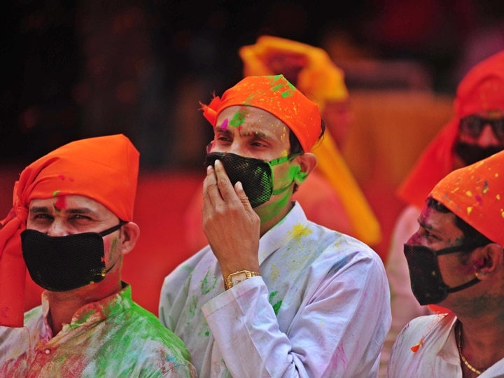 Happy Holi 2021 Wishes: Here Are Messages To Send Your Loved Ones For The Festival Of Colours