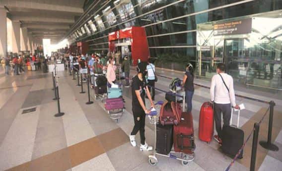 Delhi Govt Files FIR Against IndiGo SpiceJet AirAsia Vistara Airlines Covid RT-PCR Reports Of Maharashtra Returnees Delhi Govt Lodges FIR Against IndiGo, SpiceJet & 2 Other Airlines For Not Checking Covid Reports Of Maharashtra Returnees