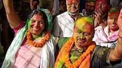 Bihar: JDU MLA forgets his own government's Corona Guideline, attends public Holi program