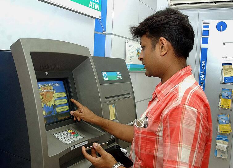 Failed ATM transaction due to insufficient fund attracts penalty, know how பரிவர்த்தனை தோல்வியடைந்தாலும், வங்கி உங்களிடம் அபராதம் வசூலிக்கிறது.. தெரியுமா உங்களுக்கு?