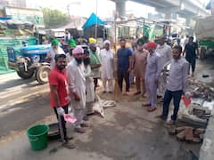 ਅੰਦੋਲਨ 'ਚ ਡਟੇ ਕਿਸਾਨਾਂ ਵੱਲੋਂ ਦਿੱਲੀ ਬਾਰਡਰ 'ਤੇ ਸਫਾਈ ਮੁਹਿੰਮ, ਪ੍ਰਸ਼ਾਸਨ ਰਿਹਾ ਨਾਕਾਮ