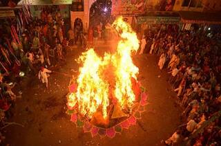 Holika Dahan 2021: આજે કયા મુહૂર્તમાં થશે હોલિકા દહન, કથા અને પૂજન વિધિ જાણો