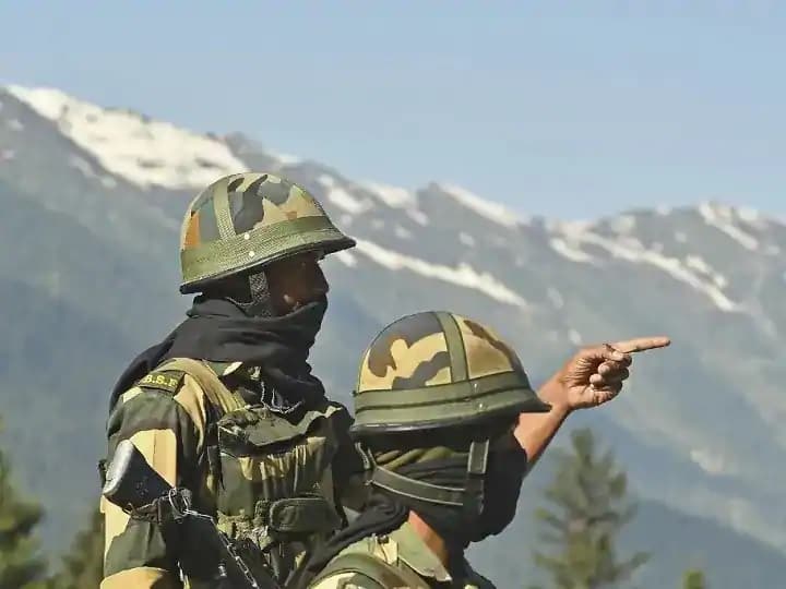 J&K: Encounter Between Security Forces & Militants In Shopian Underway, 1 Gunned Down J&K: Encounter Between Security Forces & Militants In Shopian Underway, 1 Gunned Down