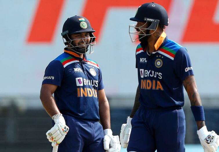 Ind vs Eng 3 ODI: Team India innings ended at 329 runs batting first Ind vs Eng 2021 : टीम इंडिया 329 धावांवर ऑल आऊट, ऋषभ पंत, धवन, हार्दिक पांड्याची अर्धशतकं