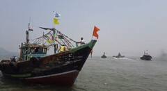 Holi 2021 | कोळी बांधवांनी दर्याराजाच्या साक्षीनं साजरी केली होळी