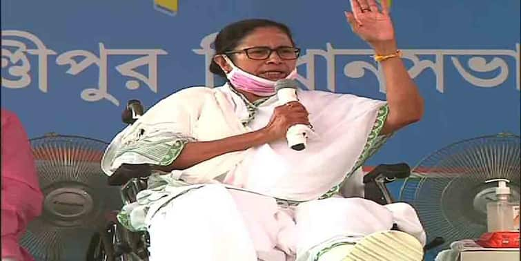 WB Election 2021: Mamata Banerjee attacks BJP from the political rally in Midnapore WB Election 2021: বহিরাগতদের সমর্থন করবেন না, আপনার ঘর দখল করে নেবে, চণ্ডীপুরে মমতা