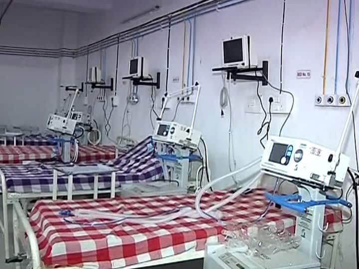 Nashik Corona patients lack of beds in hospitals health systen=m is on ventilator ABP Majha Exclusive | नाशिकमध्ये कोरोना रुग्णांना बेड्स उपलब्ध नाहीत, जिल्ह्यातील आरोग्य यंत्रणा व्हेंटिलेटरवर