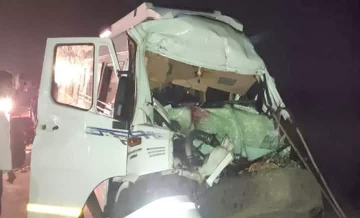 8 killed in road accident in Andhra Pradesh ஆந்திராவில் சாலை விபத்து: தமிழர்கள் 8 பேர் உயிரிழப்பு..