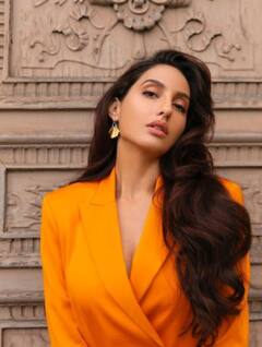 નોરા ફતેહીએ રિવીલિંગ ડ્રેસમાં બતાવી કાતિલ અદા, સોશિયલ મીડિયા પર તસવીર વાયરલ