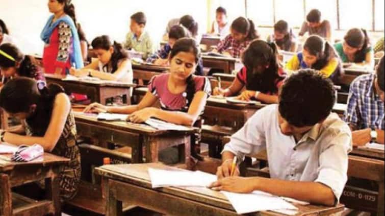 Petition against the decision to cancel the Maharashtra SSC exams withdraw SSC Exam : दहावीची परीक्षा रद्द करण्याच्या निर्णयाविरोधात हायकोर्टातील याचिका मागे