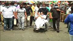 Mamata Banerjee Road Show: রোড শো-র রুট বদলে হঠাৎই রেয়াপাড়ায় মমতা, কথা স্থানীয়দের সঙ্গে