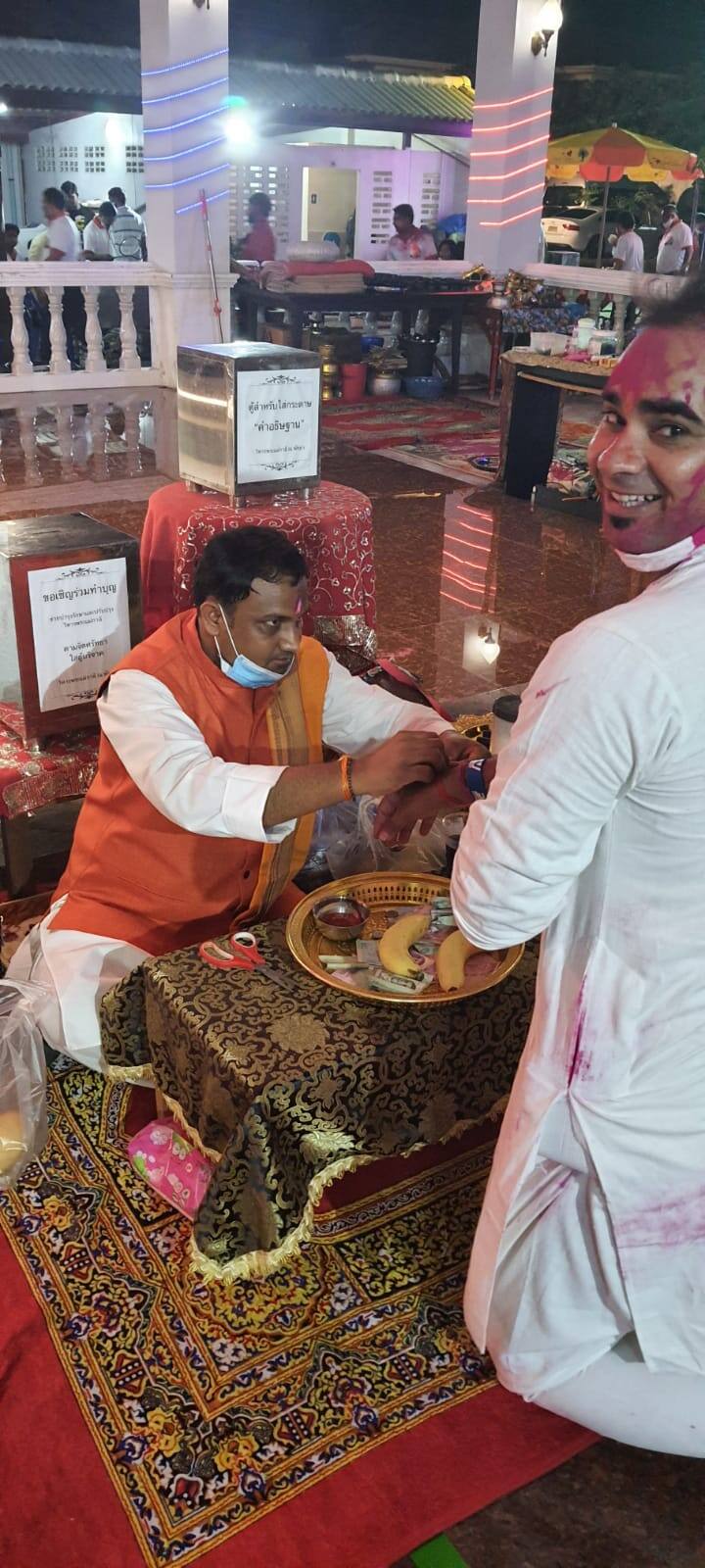 પટ્ટાયામાં ભારતીયોએ કાલી મંદિરમાં પૂજા અર્ચના કરીને રંગોત્સવની ઉજવણી કરી હતી.