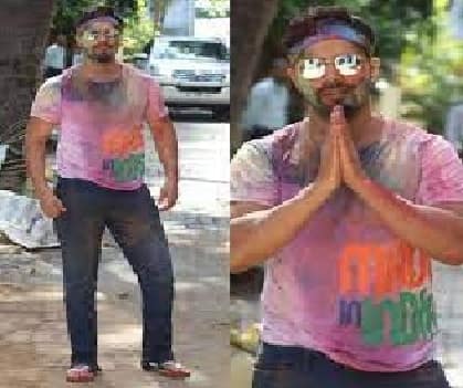 આ વરૂણ ધવનની ગત વર્ષની તસવીર છે. આ તસવીરને જોઇને અંદાજ લગાવી શકાય કે, તેમને હોળી કેટલી પસંદ છે.