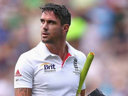 Pietersen & Yuvraj reaction on Twitter after Sachin Tendulkar tests positive for COVID-19 Sachin Corona positive: সারা বিশ্বকে জানানোর কী দরকার? সচিনের করোনা আক্রান্ত হওয়ার দিনেই ট্যুইট পিটারসেনের