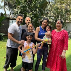 Holi 2021: Shilpa Shetty Enjoys Fun-Filled Celebrations With Hubby Raj Kundra, Kids- Viaan & Samisha