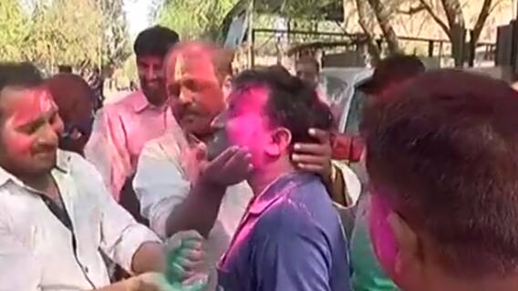 ફટાફટઃ કોરોનાના કહેરથી ધૂળેટીના રંગમાં મનપાએ ચેતવણી આપી પાડ્યો ભંગ,જુઓ મહત્વના સમાચાર