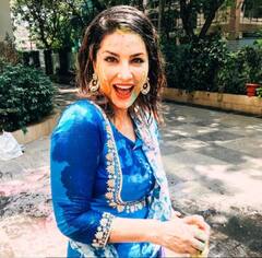 IN PICS: Sunny Leone ਨੇ ਖੂਬ ਮਸਤੀ ਕਰਦਿਆਂ ਮਨਾਈ Holi, ਪਤੀ ਨਾਲ ਰੋਮਾਂਟਿਕ ਤਸਵੀਰਾਂ ਕੀਤੀਆਂ ਸ਼ੇਅਰ