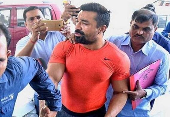 Ajaz Khan ਨੂੰ ਐਨਸੀਬੀ ਨੇ ਲਿਆ ਹਿਰਾਸਤ ਵਿੱਚ, ਕਈ ਥਾਂਵਾਂ 'ਤੇ ਛਾਪੇਮਾਰੀ Ajaz Khan ਨੂੰ ਐਨਸੀਬੀ ਨੇ ਲਿਆ ਹਿਰਾਸਤ ਵਿੱਚ, ਕਈ ਥਾਂਵਾਂ 'ਤੇ ਛਾਪੇਮਾਰੀ