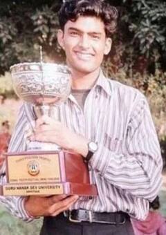 Kapil Sharma Pics: ২৮ বছরের পুরনো ছবি শেয়ার করলেন এই কমেডিয়ান, চিনতে পারছেন?