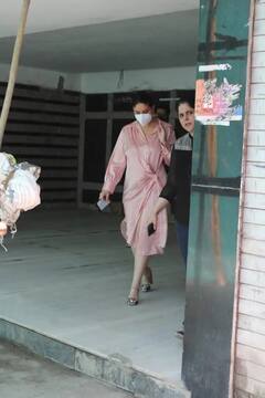 Kareena Kapoor Pics: দ্বিতীয় সন্তানের জন্মের জন্য বিরতি নিয়েছিলেন, ফের কাজে যোগ দিলেন করিনা