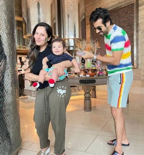 Interestingly it’s not only their first Holi post marriage but also as first time parents as the couple welcomed baby boy Krishiv in October last year.[pic credit: Instagarm/Puja Bannerji]