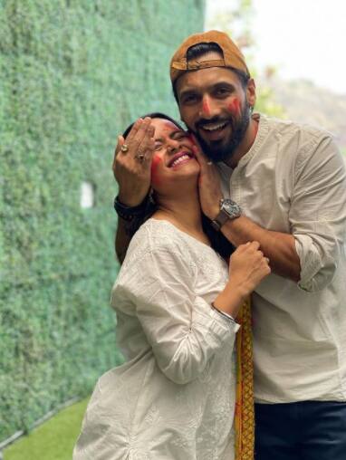 Actor-dancer Punit Pathak and Nidhi Moony Singh's first Holi was also special. Sharing a few pics with wife, Punit wrote, “Happy Holi to one and all ... stay safe and stay happy. [pic credit: Instagarm/Punit Pathak]