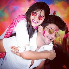 Holi 2021: નેહા કક્કડ સહિત આ સેલેબ્સે લગ્ન બાદ પતિ સંગ રમી પહેલી રંગોની હોળી, જુઓ unseen તસવીરો