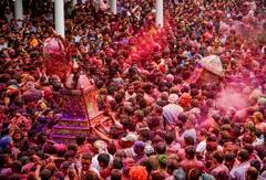 Holi 2021: চোখ রাঙাচ্ছে করোনা, হোলির উৎসবে শিকেয় উঠল নিয়মনীতি