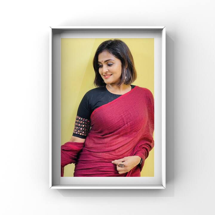 Ramya nambeesan red saree picture