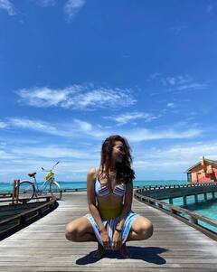 ਮਾਲਦੀਵ 'ਚ ਛੁੱਟੀਆਂ ਮਨਾਉਣ ਪਹੁੰਚੀ ਨਾਗਿਨ, ਬਿਕਨੀ 'ਚ ਉਡਾਏ ਸਭ ਦੇ ਹੋਸ਼, ਦੇਖੋ ਤਸਵੀਰਾਂ