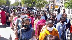 'ਠੇਕੇ ਖੁੱਲ੍ਹੇ ਸਕੂਲ ਬੰਦ', ਮਾਪਿਆਂ ਤੇ ਅਧਿਆਪਕਾਂ ਦਾ ਪੰਜਾਬ ਸਰਕਾਰ ਖਿਲਾਫ ਪ੍ਰਦਰਸ਼ਨ