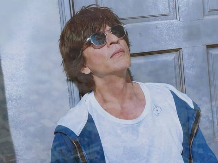 Shah Rukh Khan Does An ‘Ask SRK’ Session On Twitter; Here Are Some Witty Replies From King Khan!