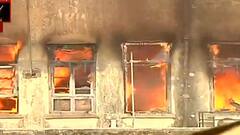 Strand Road Fire: হাওয়ার দাপটে ছড়াচ্ছে আগুন, স্ট্র্যান্ড রোডে আগুন নেভাতে হিমশিম দমকলকর্মীরা