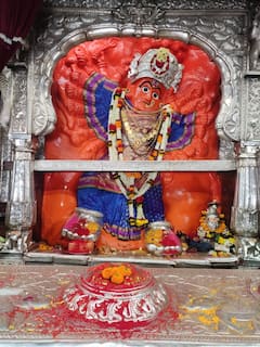 In Pics | कोरोना संकटामुळं सप्तश्रृंग गडावर प्रवेशास बंदी