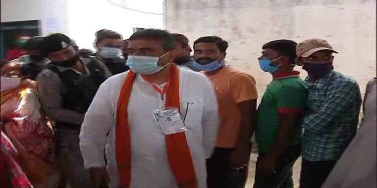 WB Election 2021: BJP suvendu Adhikari car attack in Nandigram rally today WB Election 2021: রানিচকে শুভেন্দুর গাড়ি ঘিরে বিক্ষোভ তৃণমূলের