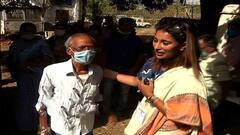 WB Election 2021: মন্দিরে প্রণাম করতে গিয়ে দুঃস্থদের টাকা দিয়ে বিতর্কে সায়ন্তিকা