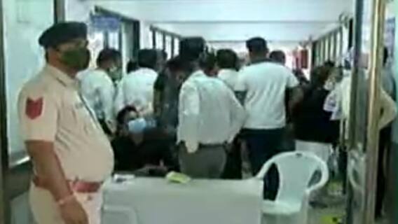 હું તો પૂછીશઃ ગાંધીનગરમાં ચૂંટણીમાં ભીડ નહીં થવાની જવાબદારીથી કલેક્ટરે ખંખેર્યા હાથ, જુઓ વીડિયો