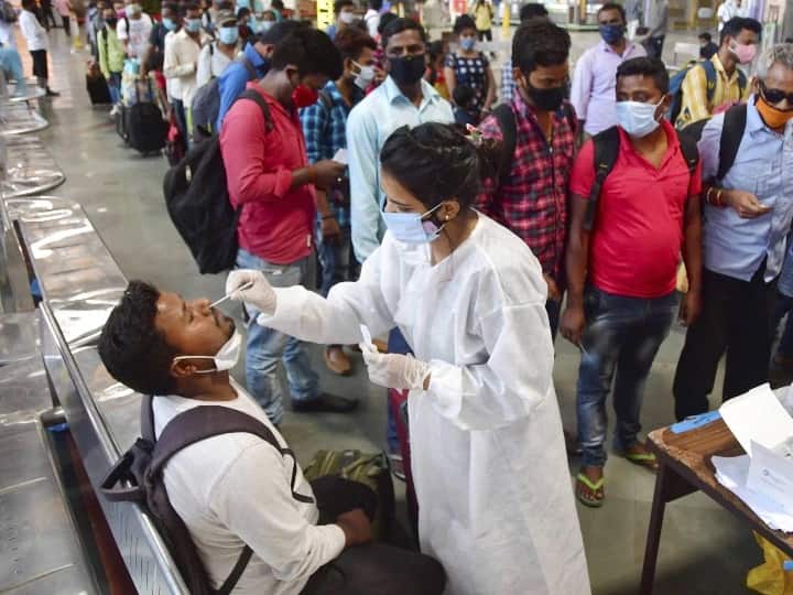 Coronavirus Update: 43,183 new corona cases registered in Maharashtra today Maharashtra Coronavirus | राज्यात आज तब्बल 43 हजार 183 रुग्णांची नोंद, फक्त मुंबईतचं 8,646 लोकांना लागण