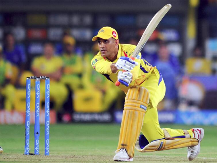 dhoni new look viral on social network நியூ லுக்கில் ‘தல’ தோனி - வைரலாகும் புகைப்படம்